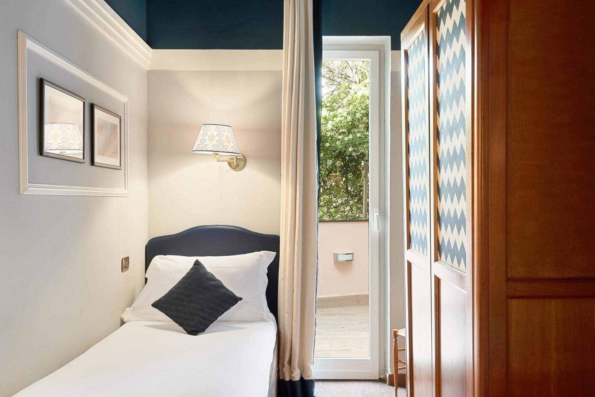 Hotel Vis A Vis Sestri Levante Bagian luar foto