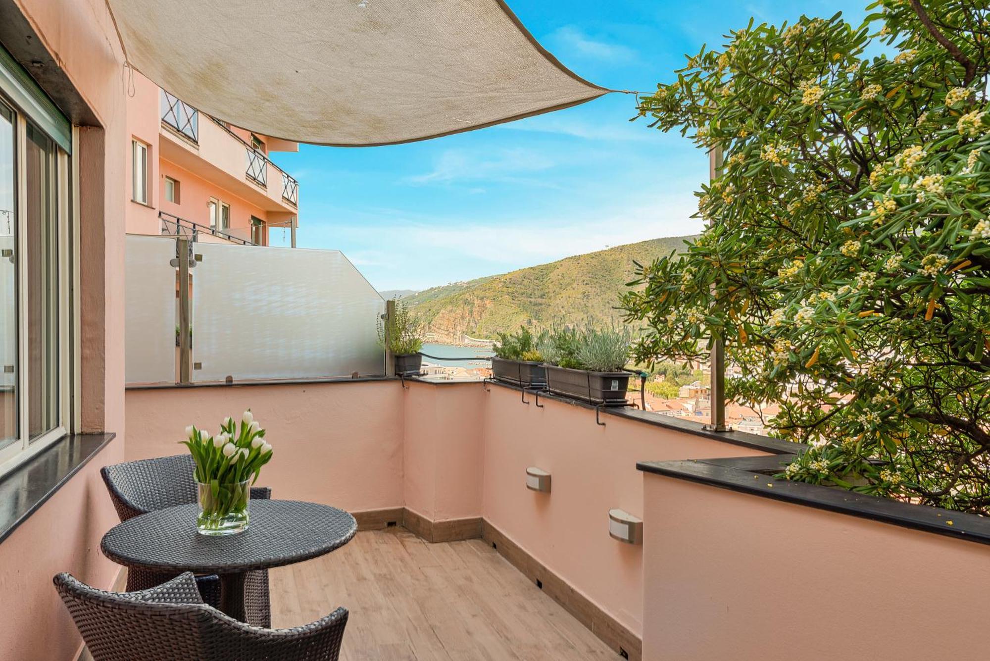 Hotel Vis A Vis Sestri Levante Bagian luar foto