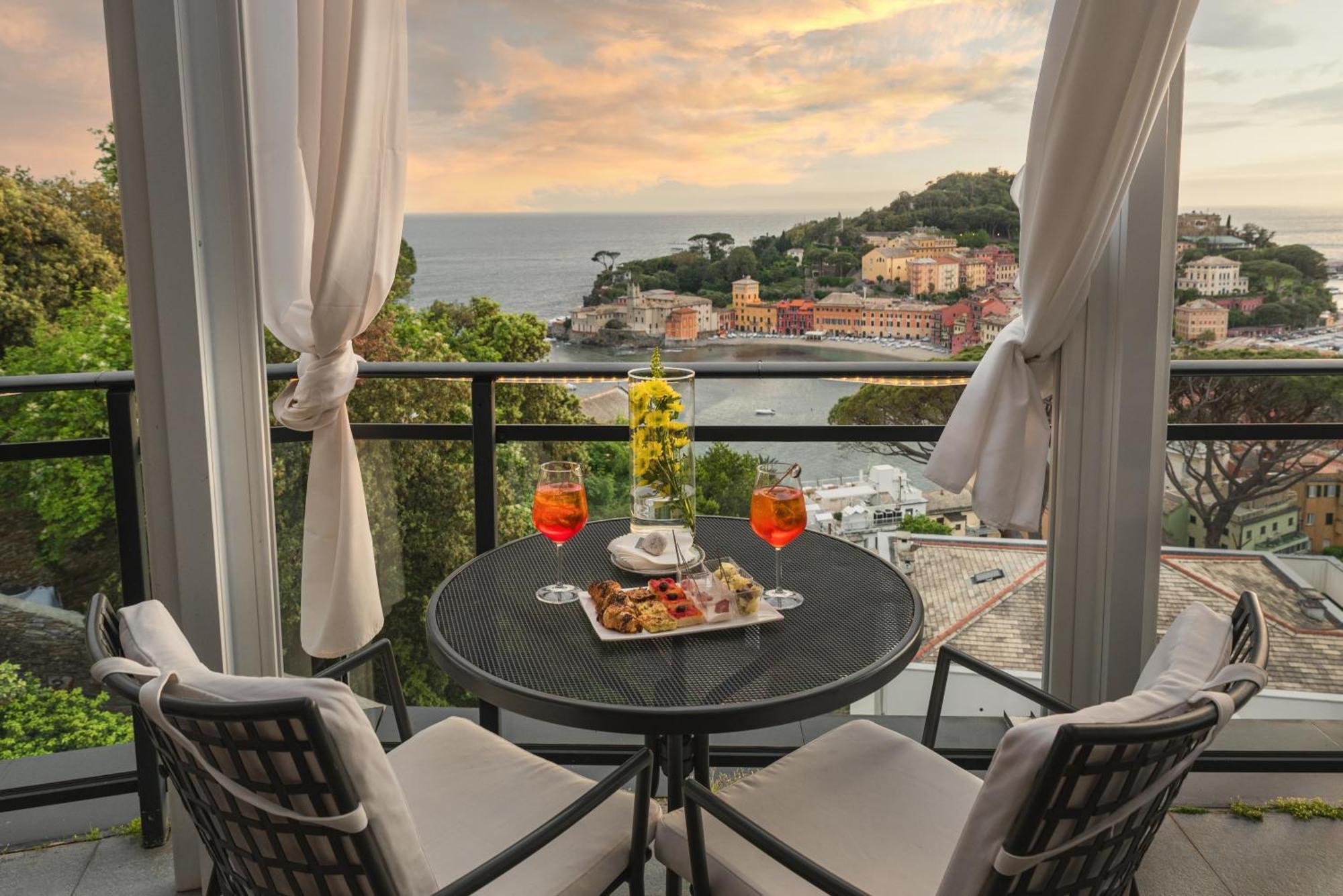 Hotel Vis A Vis Sestri Levante Bagian luar foto