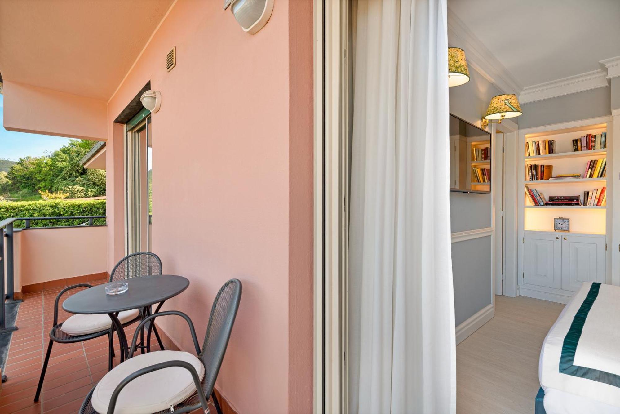 Hotel Vis A Vis Sestri Levante Bagian luar foto